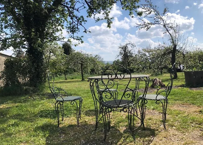 224 Rue St Martin * Montbray