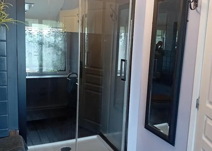 224 Rue St Martin * Montbray